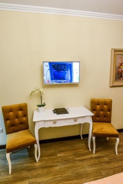 Villa Boutique Alina 德瓦 外观 照片